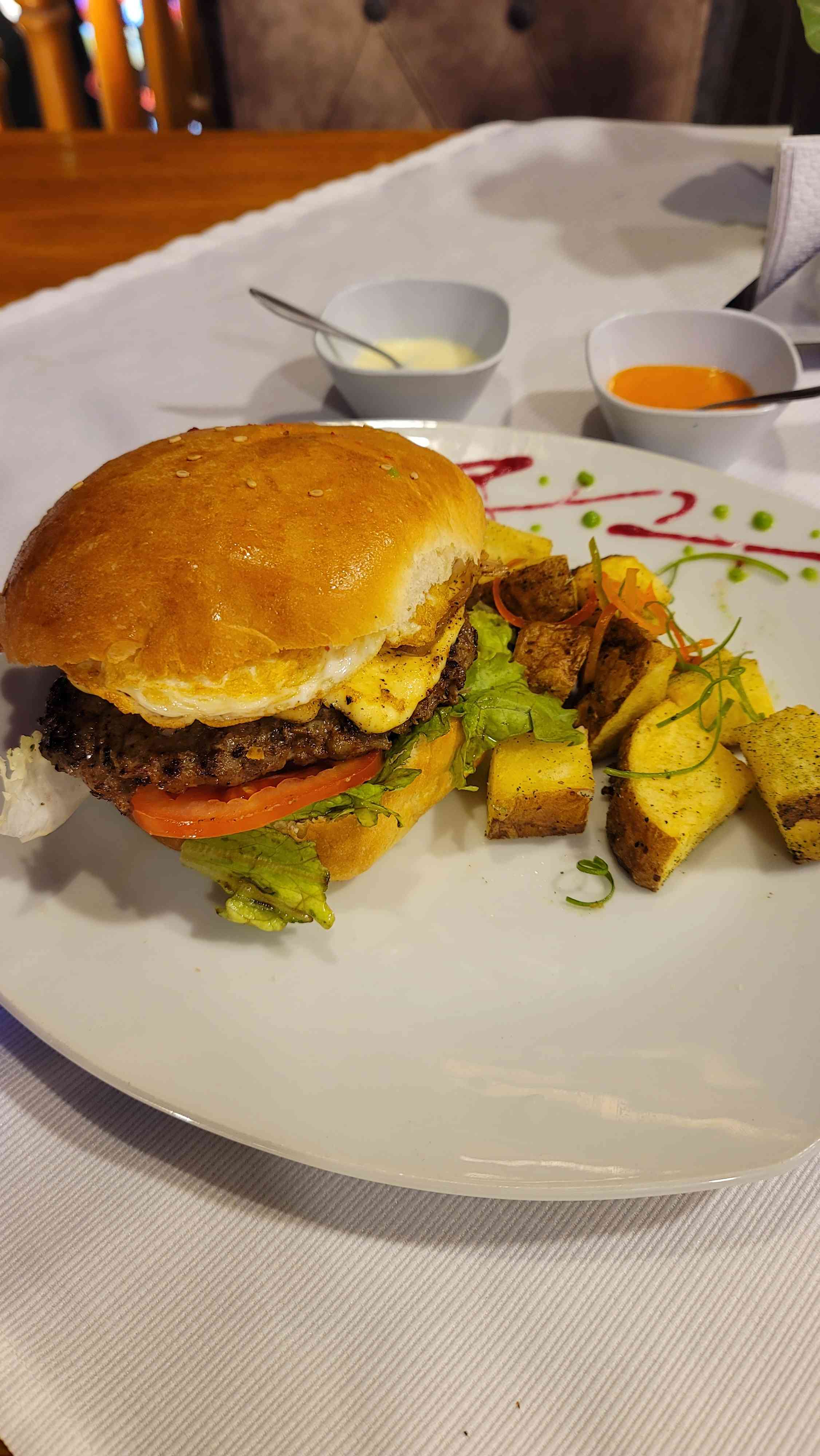 Restaurante Chicha Grill Cuisine burger