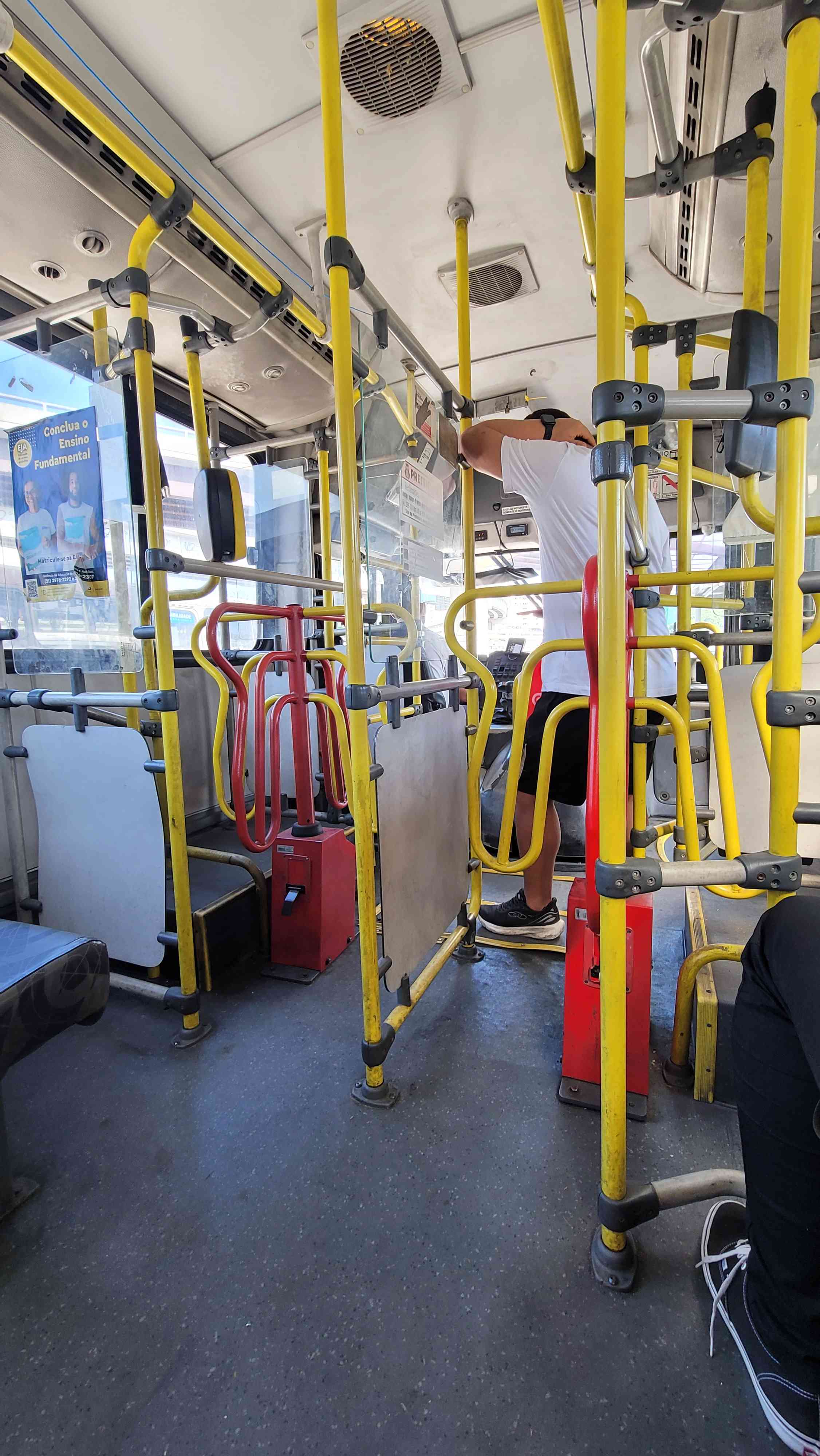 Why the bus driver is upset on me what i did wrong in Rio de Janeiro